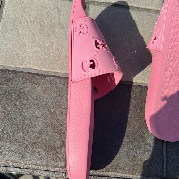 Gucci Pink Monogram GG Pool slides - Picture 3 of 7